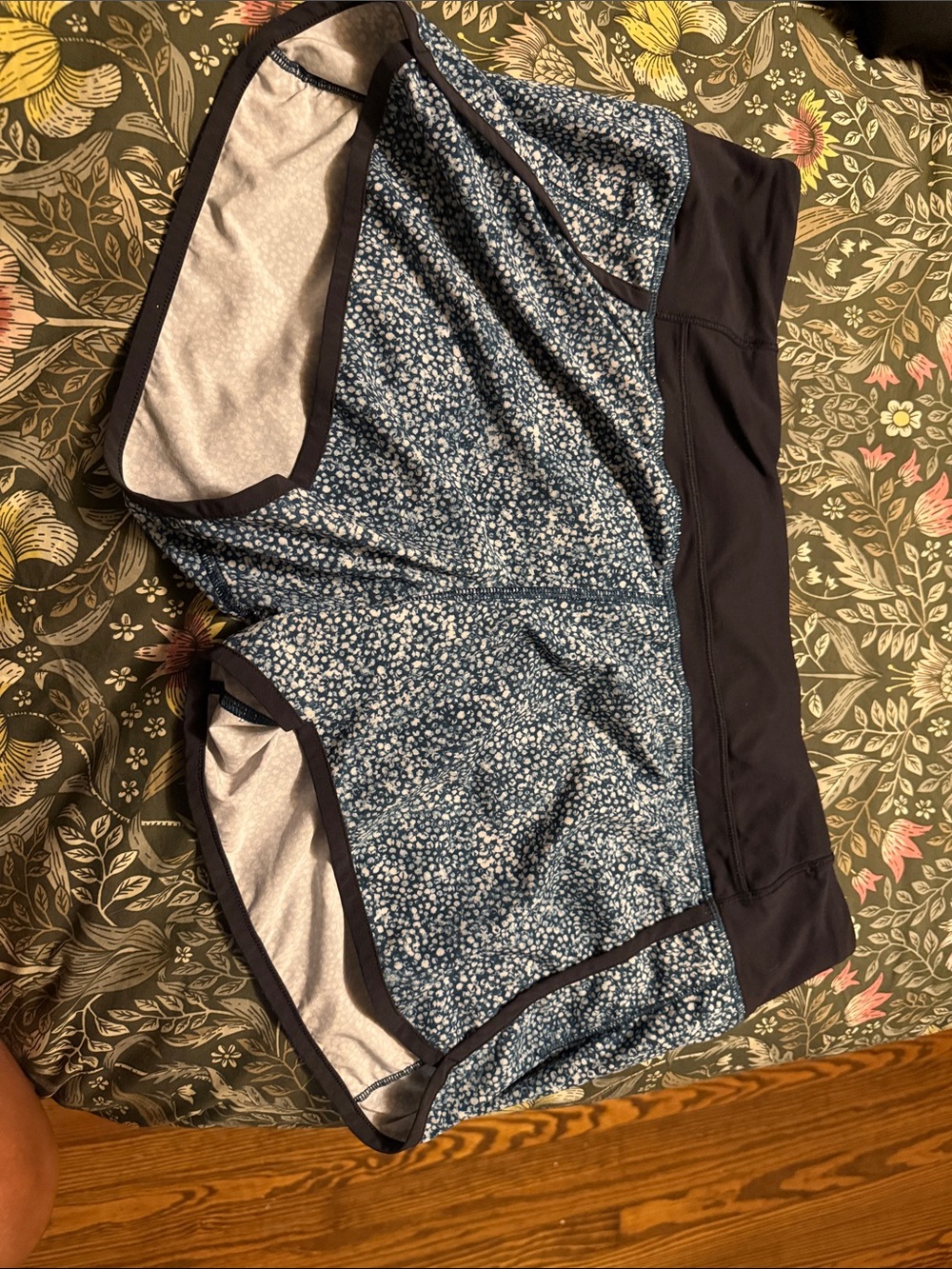 lululemon athletica Speed shorts Navy Blue and White Ditsy Print